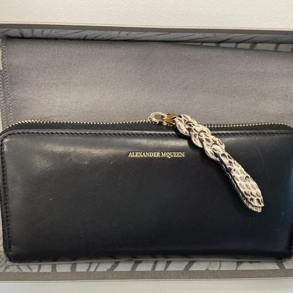 Alexander McQueen zip around wallet - Picture 3 of 8